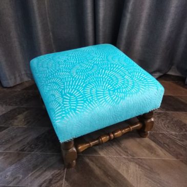 tabouret pouf style Louis XIII après