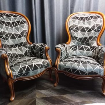 paire_de_bergeres_avec_bosse_apres