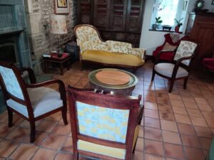 salon fauteuils déja restaurés